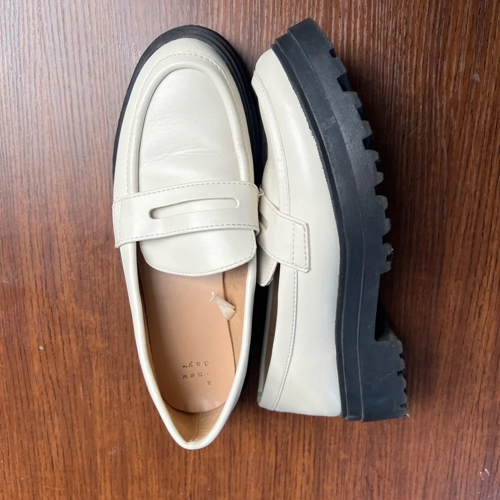 A New Day Women's Cream Loafers - Picture 2 of 5